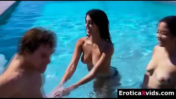 Maya Bijou Sophia Leone outdoor threesome