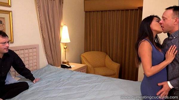 Angelina Chung cheats on her hubby with the “PI”