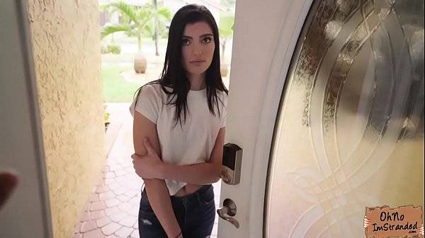 Cutie babe Sadie Blake gives a quick blowjob for a ride