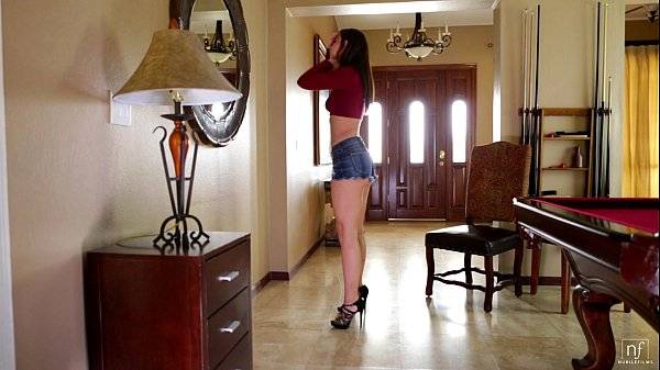Trembling orgasm for 18 yr old Aidra Fox
