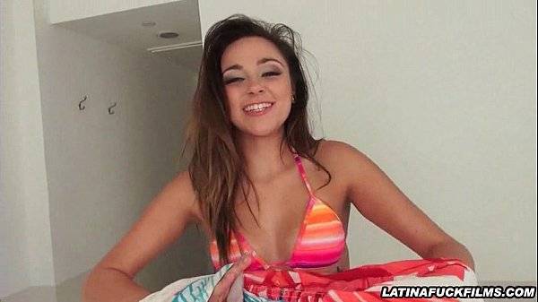 Latina Cutie Zoey Foxx Strips And Sucks