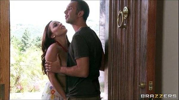 Liza del Sierra seduces Keiran Lee