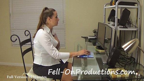 Mom Madisin Lee Fucks Son before Dad Gets Home in All Work No Play