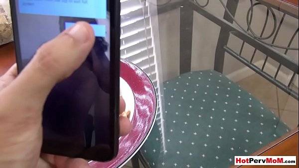 Sexting with my MILF stepmom ends in taboo fucking